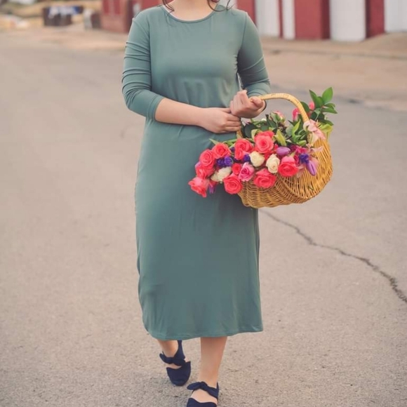 Nuggles Dresses & Skirts - Nuggles Midi layering dress